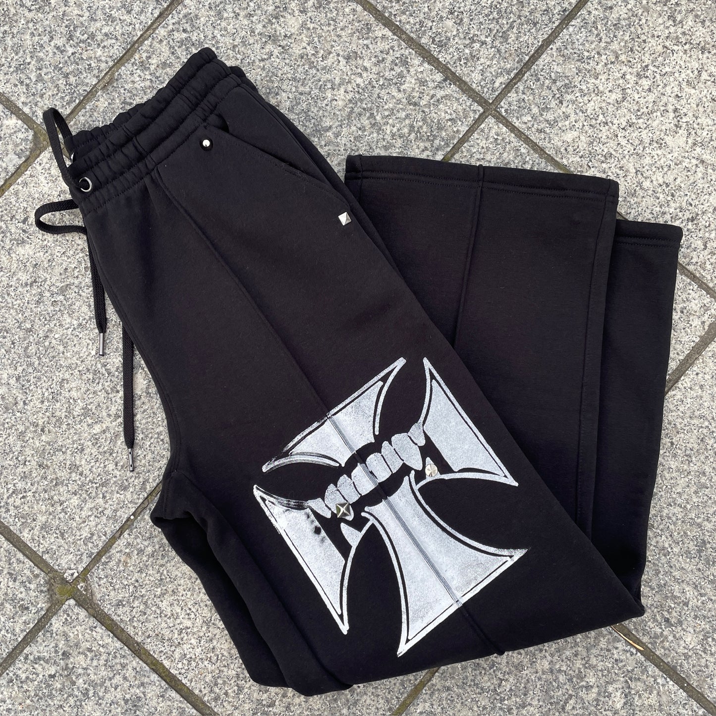 iron cross put on studs pants