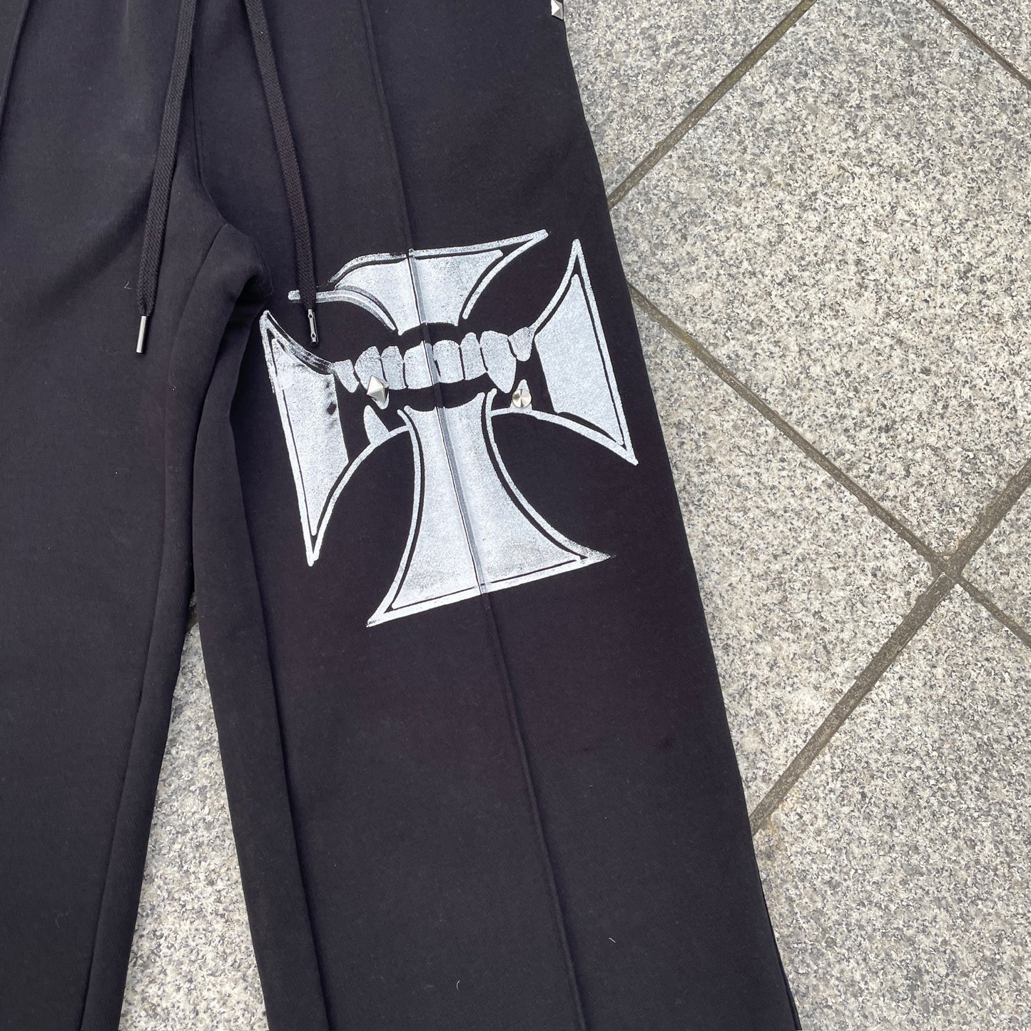 iron cross put on studs pants