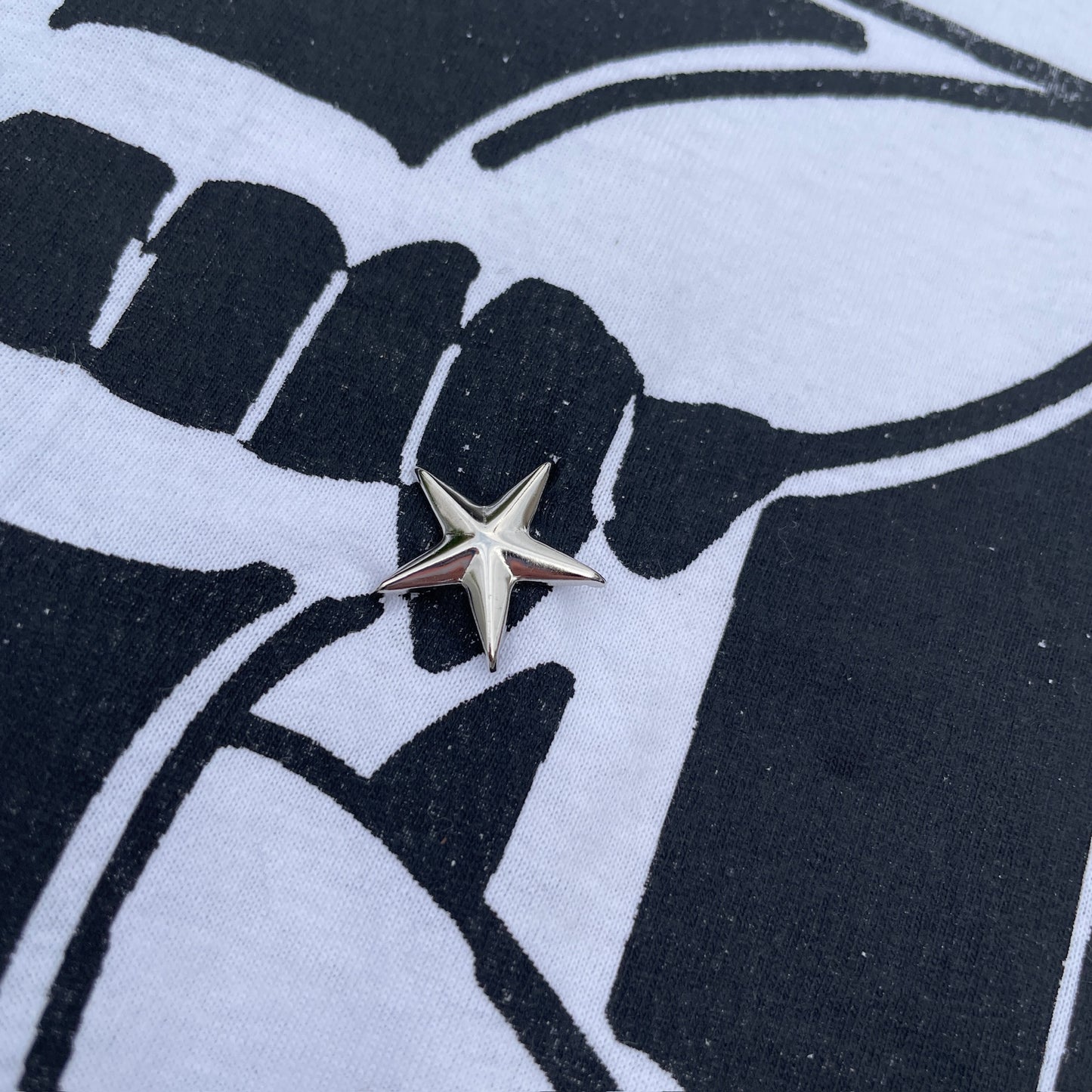 iron cross put on studs T-shirts