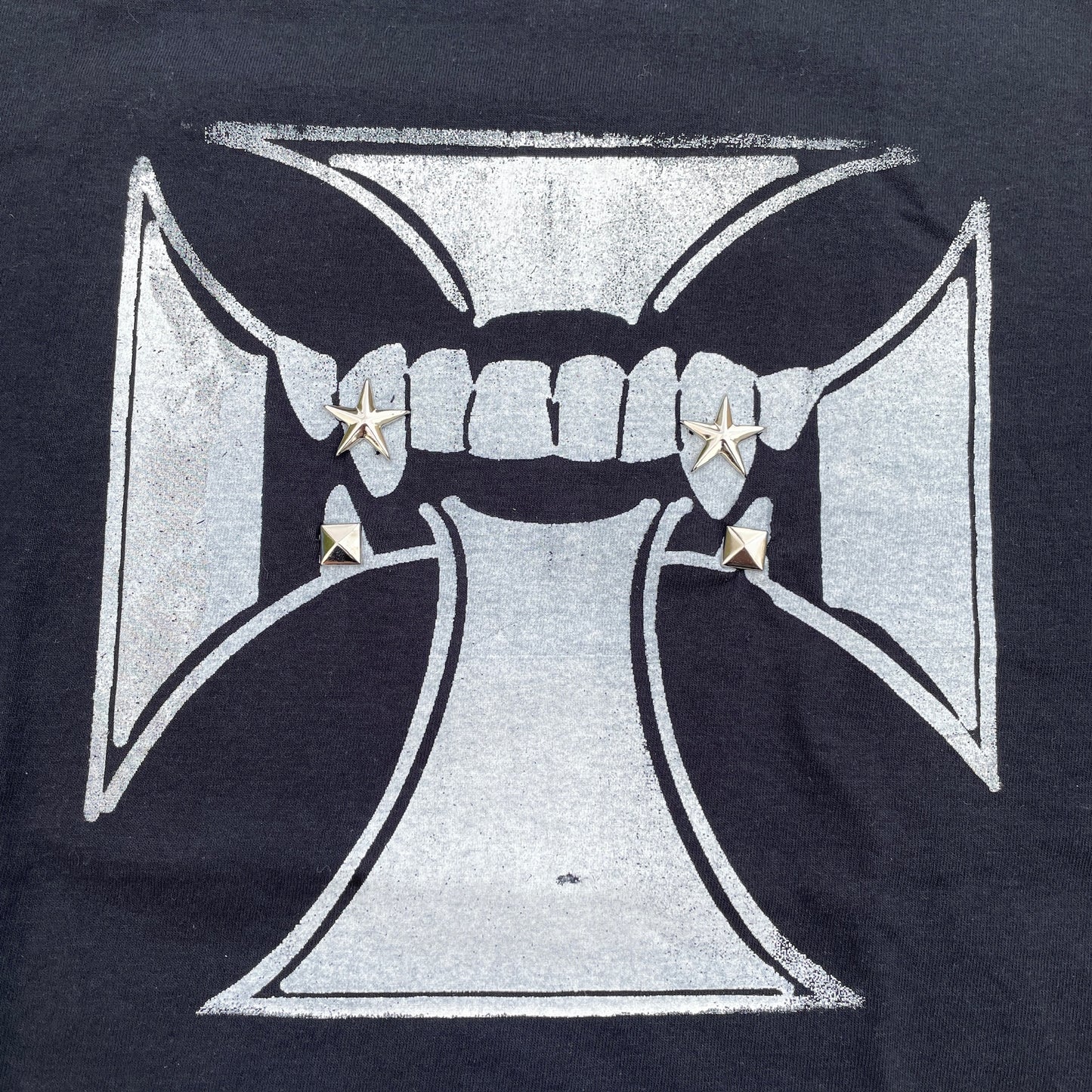iron cross put on studs T-shirts