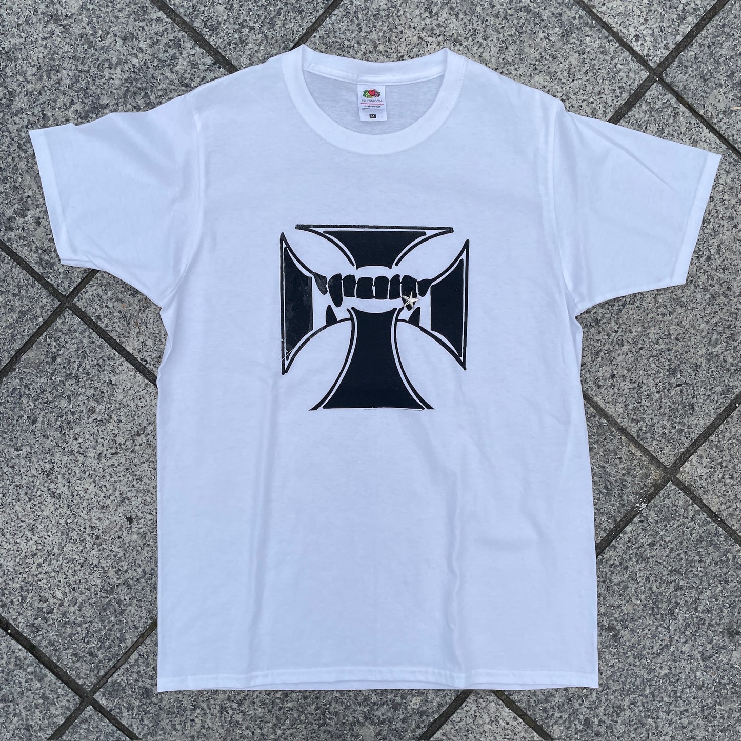 iron cross put on studs T-shirts