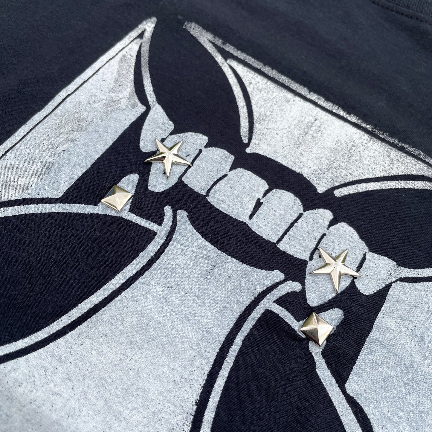 iron cross put on studs T-shirts