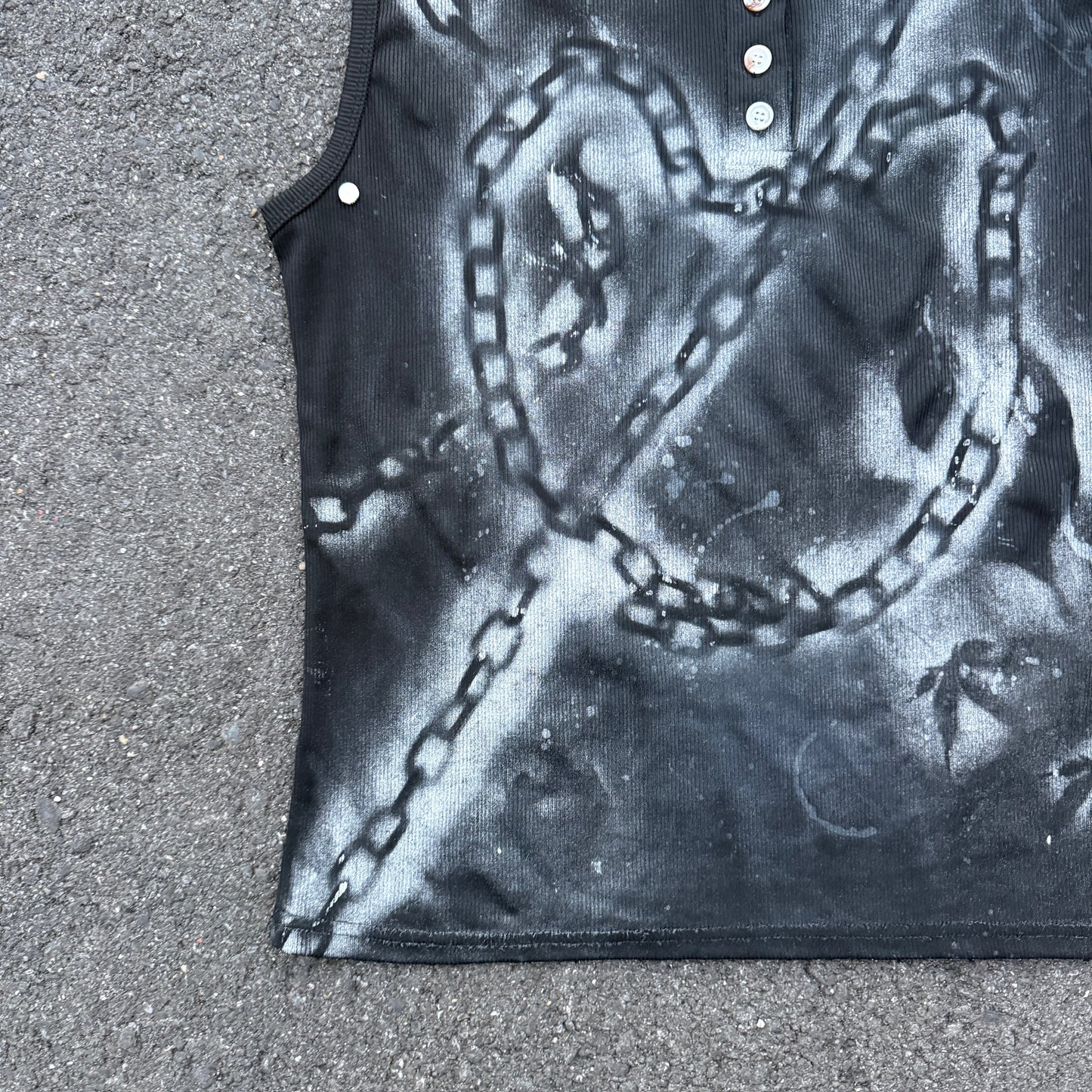chain art tank top love mode