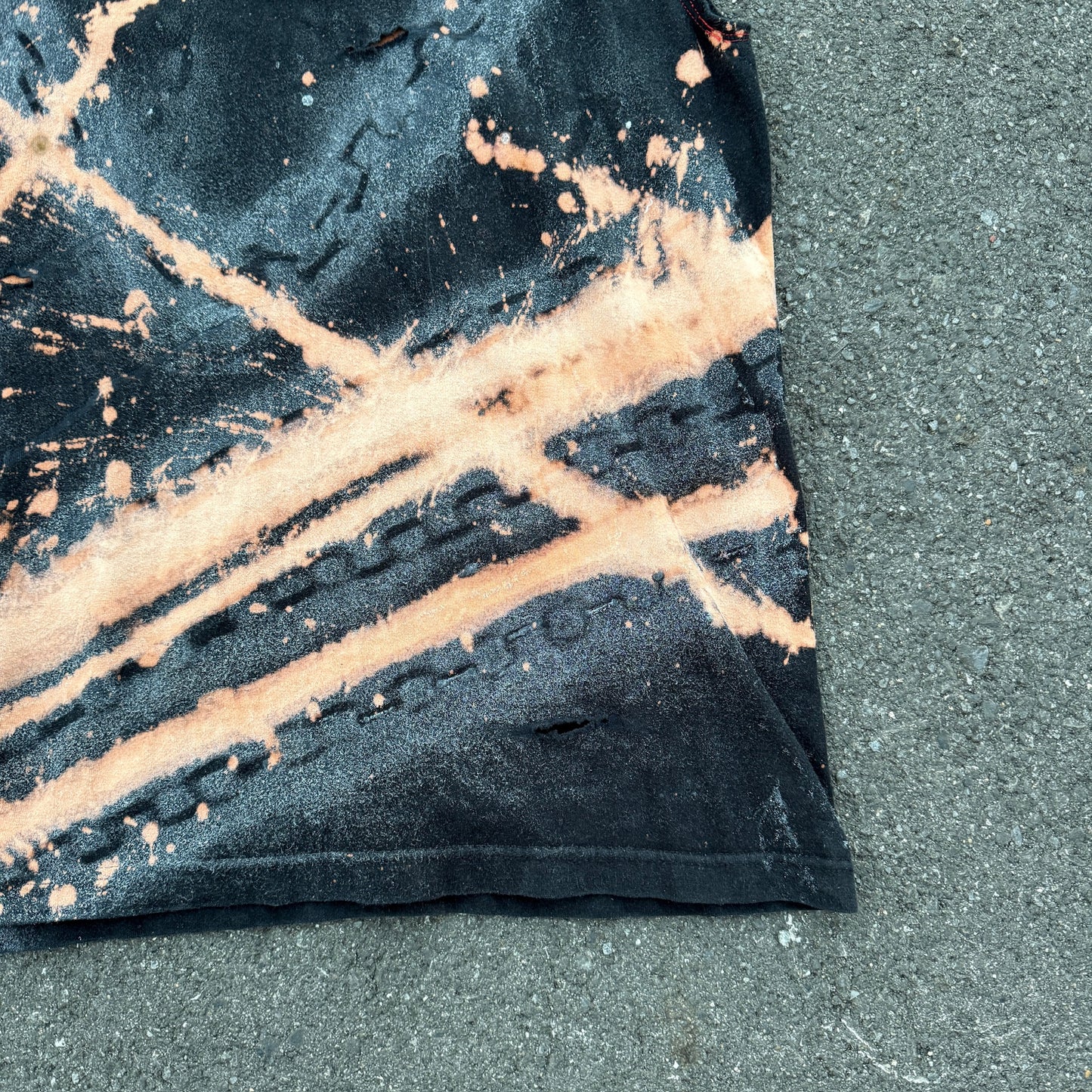 bleach tank top chain art