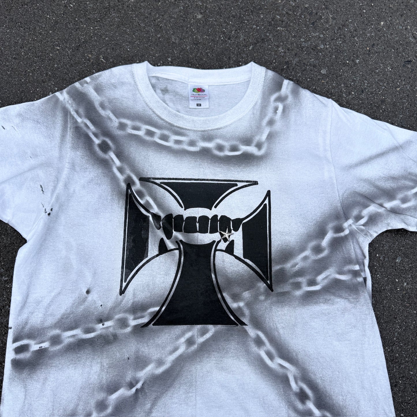 chain art iron cross T shirt
