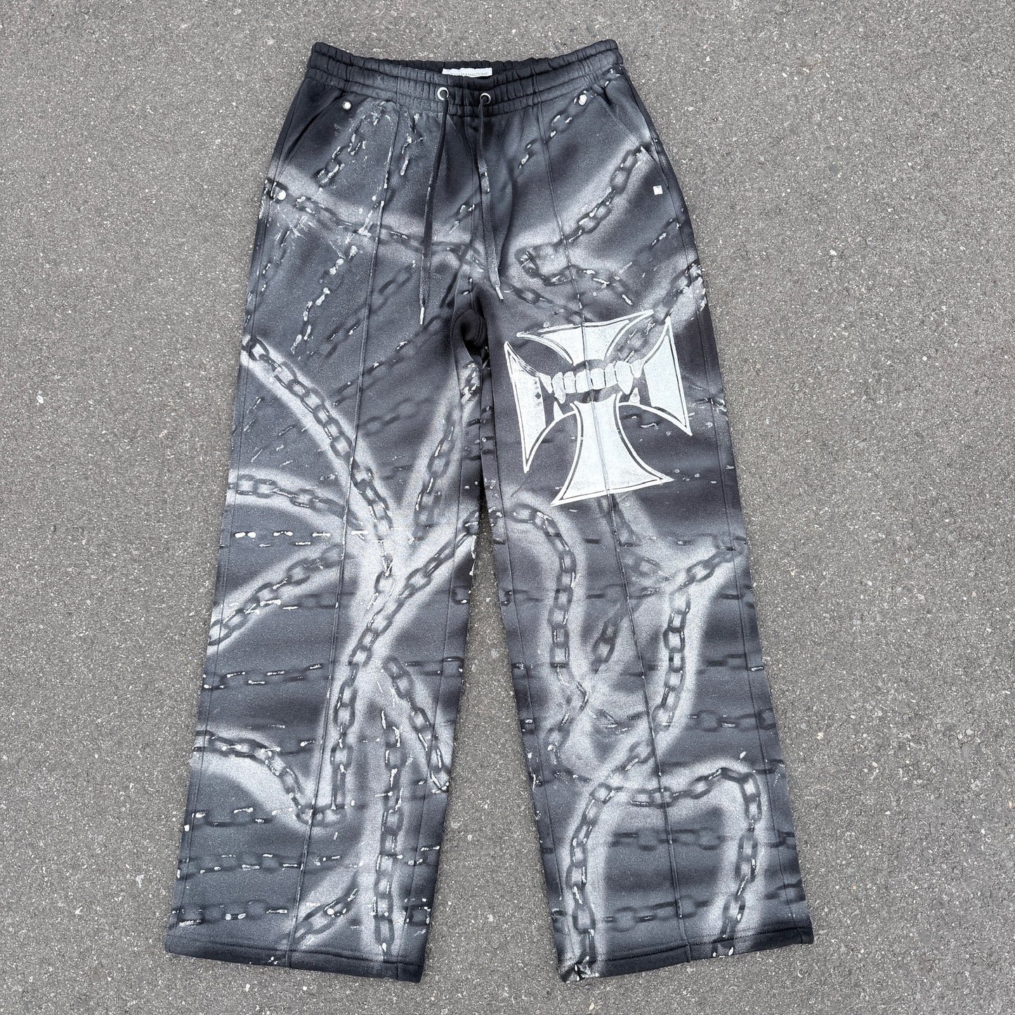 chain art iron cross put on studs pants