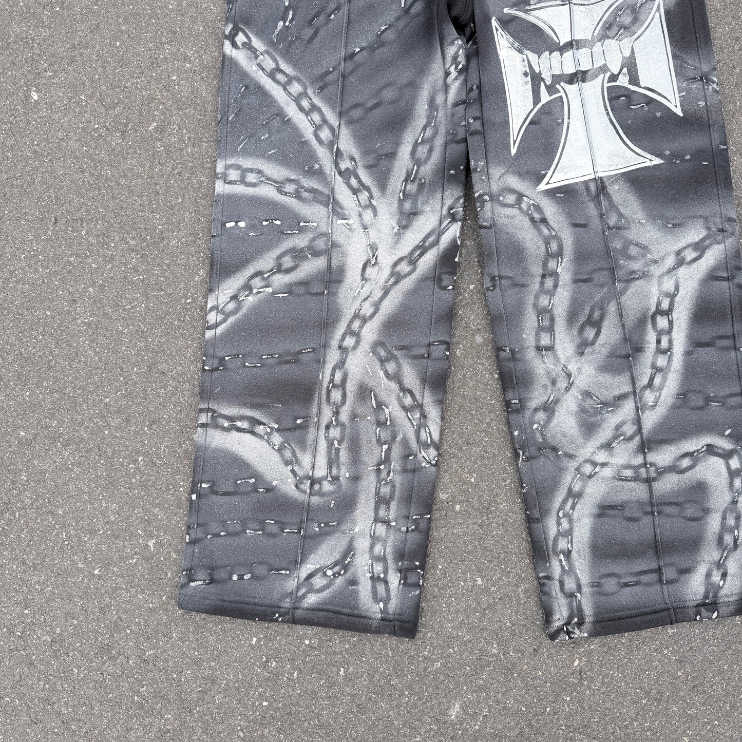 chain art iron cross put on studs pants