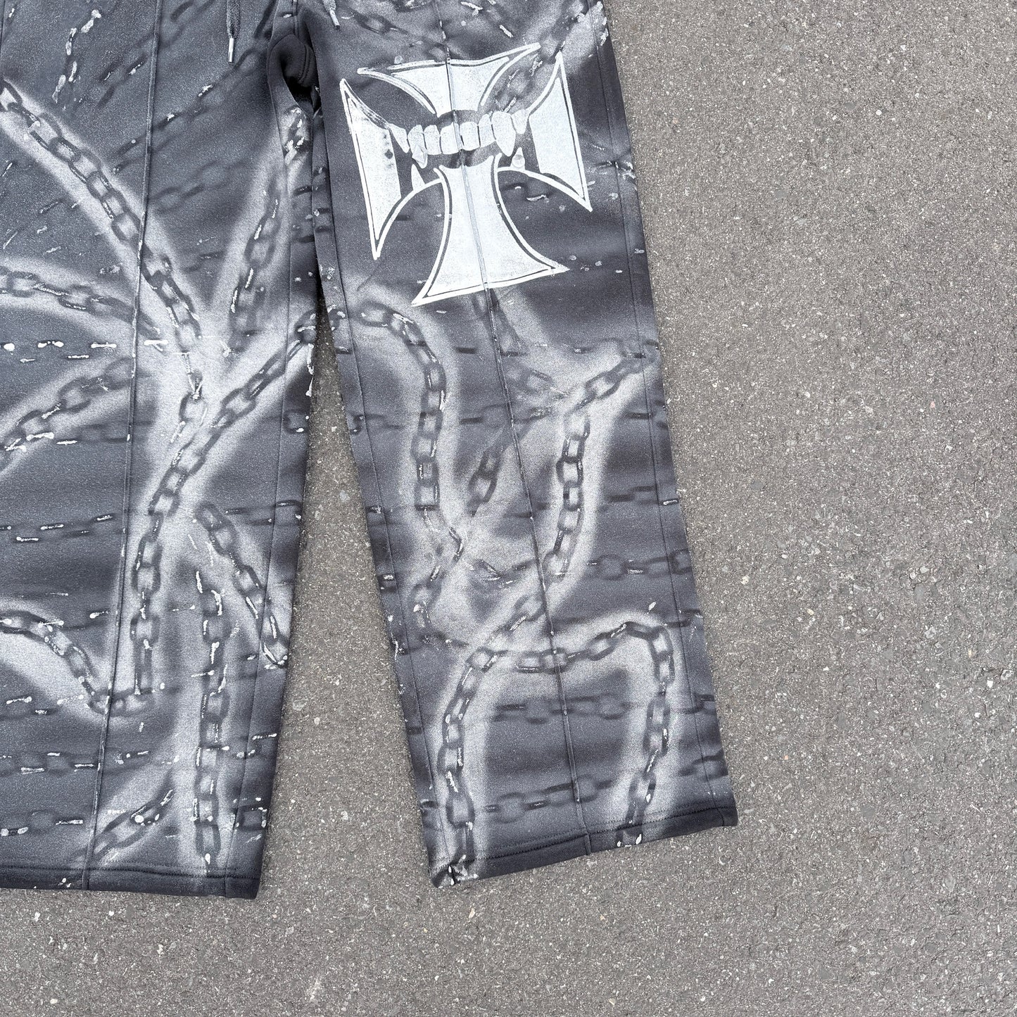 chain art iron cross put on studs pants