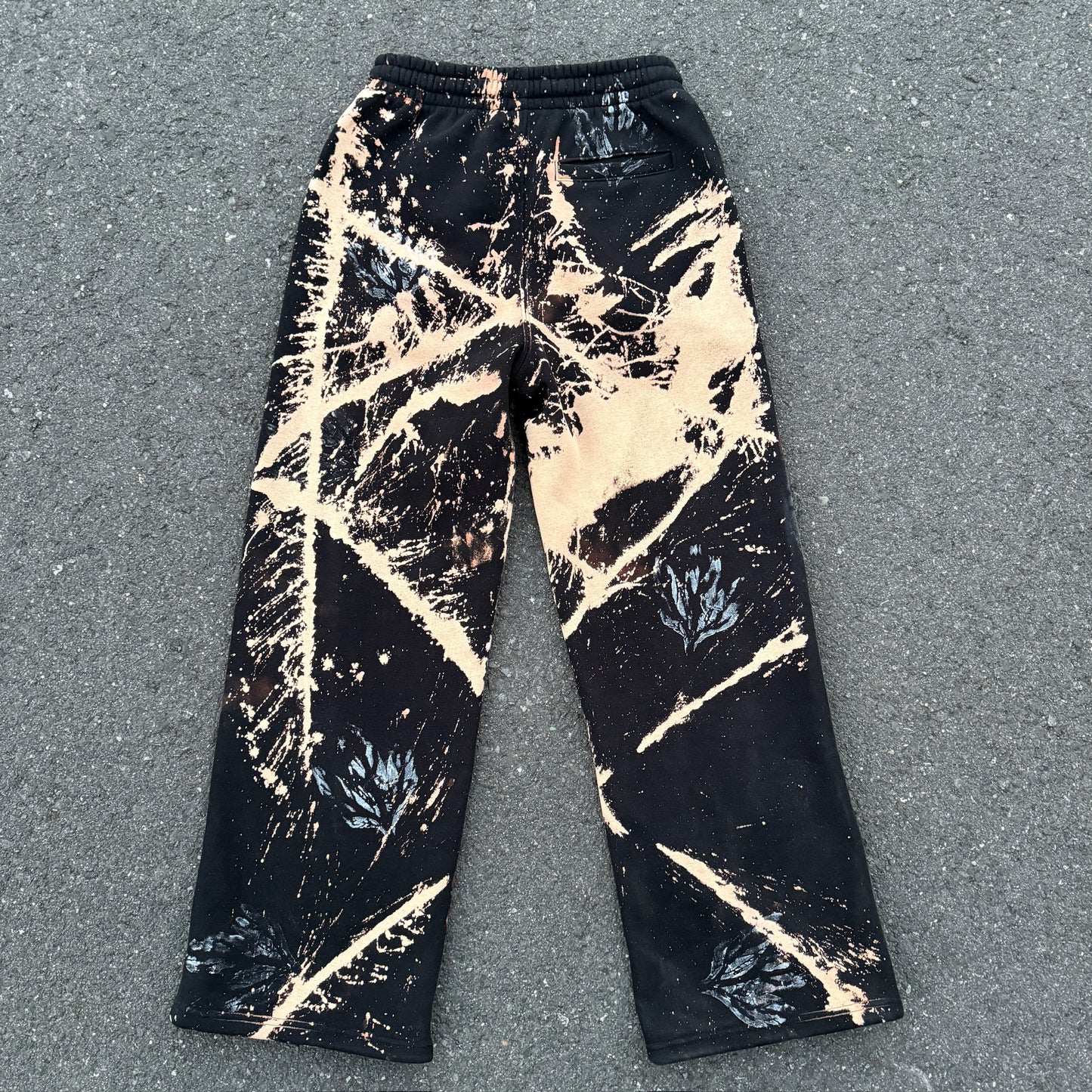 bleach sweat pants  chain art