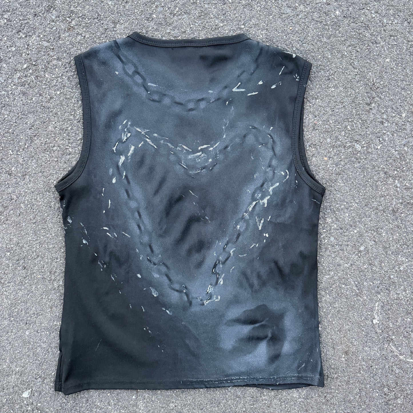 chain art tank top love mode