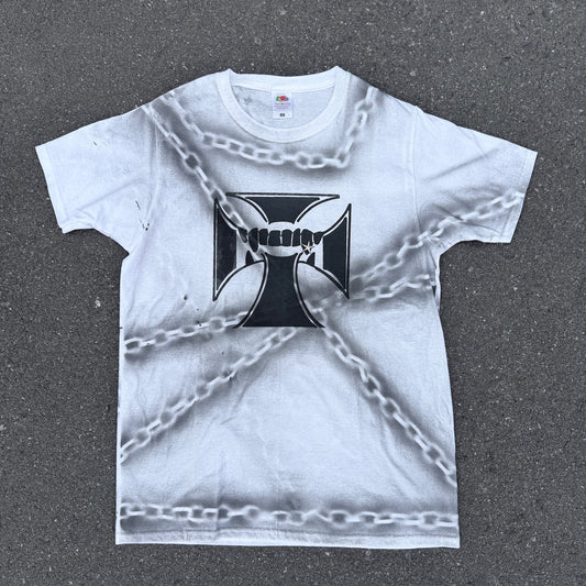 chain art iron cross T shirt