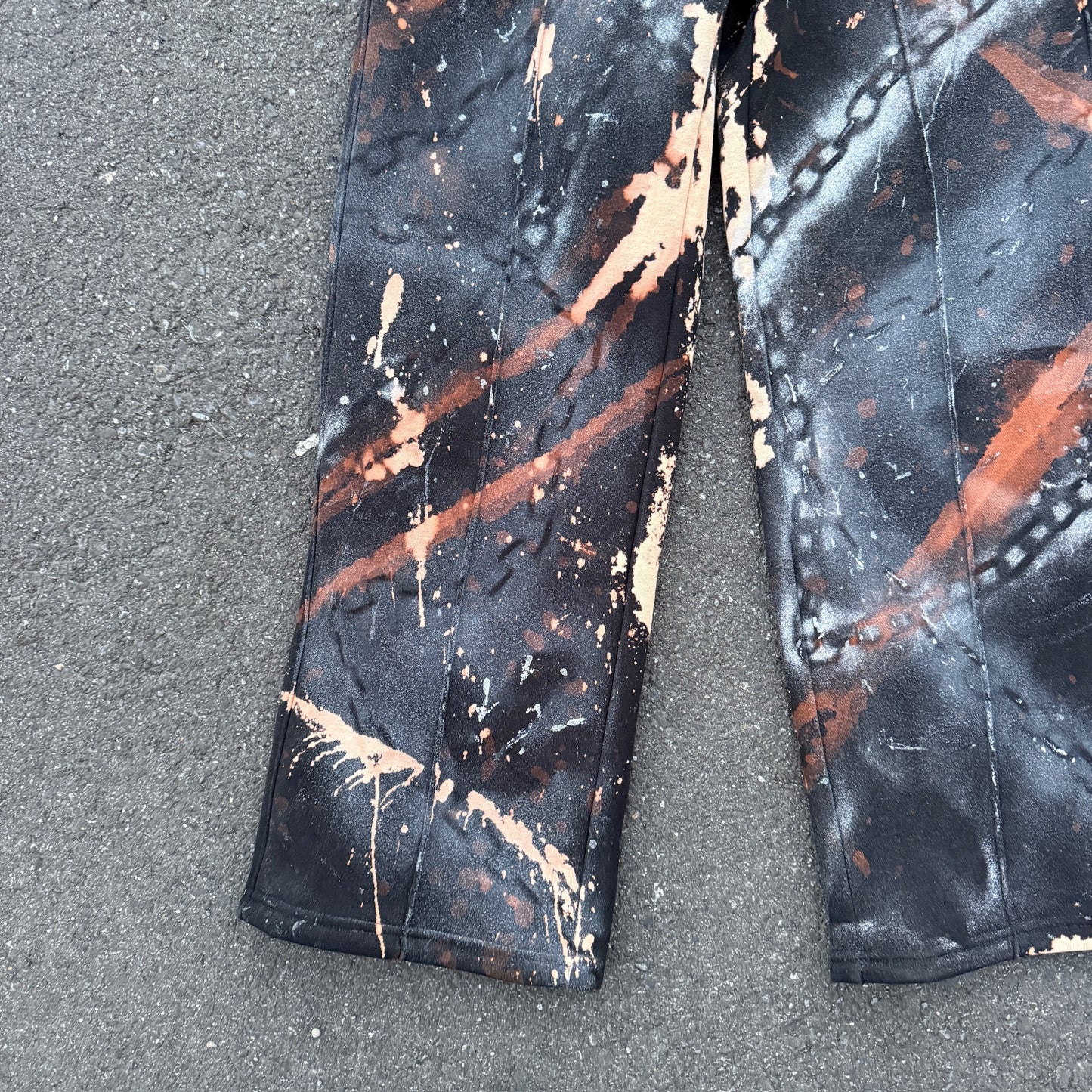bleach sweat pants  chain art